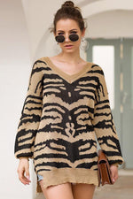 Load image into Gallery viewer, Printed Slit Loose Long-Sleeved Sweater
