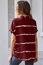 Load image into Gallery viewer, Three Buttons Striped Shirt

