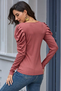 T-Shirt With Puff Collar And Sleeves