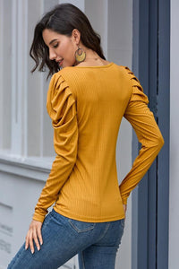 T-Shirt With Puff Collar And Sleeves
