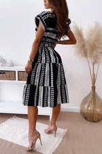 Load image into Gallery viewer, Print Belted Dress
