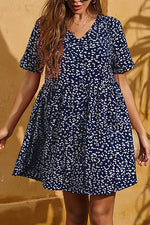 Load image into Gallery viewer, Ditsy Floral Short Dress With Pocket
