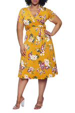 Load image into Gallery viewer, Women&#39;s Plus Size Short Sleeve Faux Wrap Floral Dress with Belt

