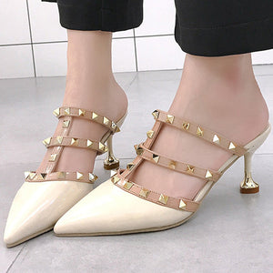 Patent Leather T-strap Pointed Toe Sandals With Rivet